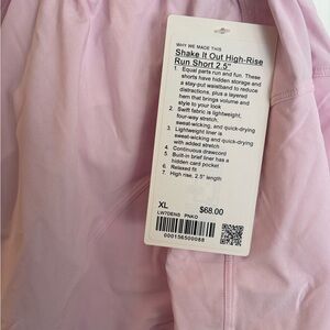 Shake It Out High-Rise Run Short 2.5" in Pink Organza Size XL BNWT